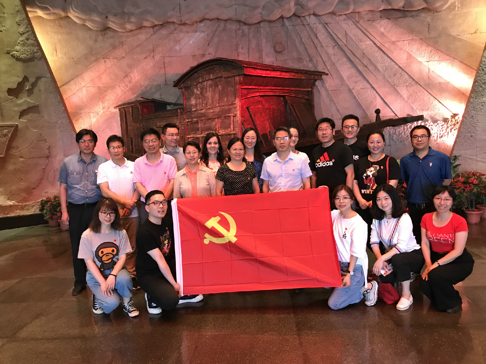 参观南湖纪念馆.jpg